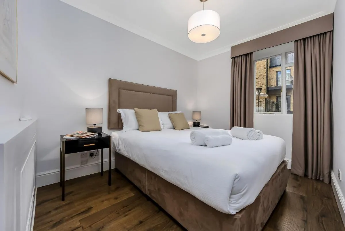 Image 6 of 10 Curzon Street by Mansley