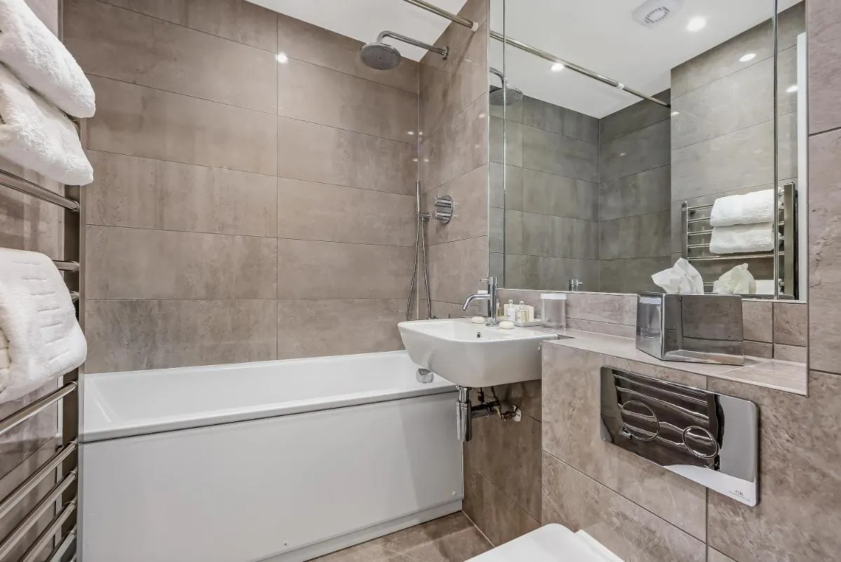 Image 2 of 10 Curzon Street by Mansley