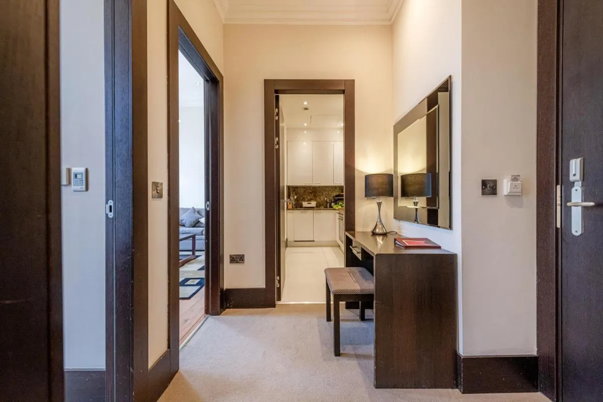 Image 2 of 130 Queen’s Gate Apartments