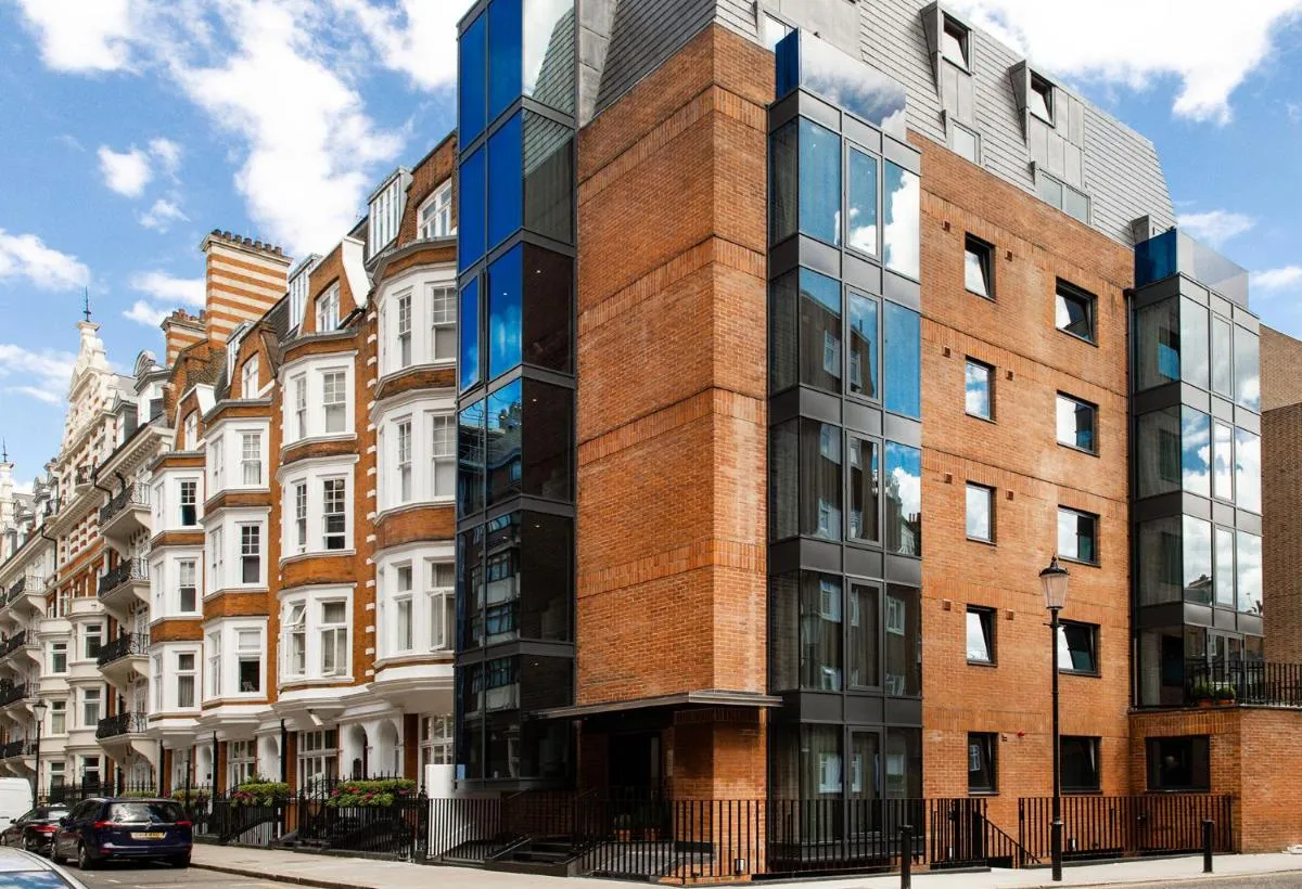 Image 5 of 15 Basil Street, Knightsbridge