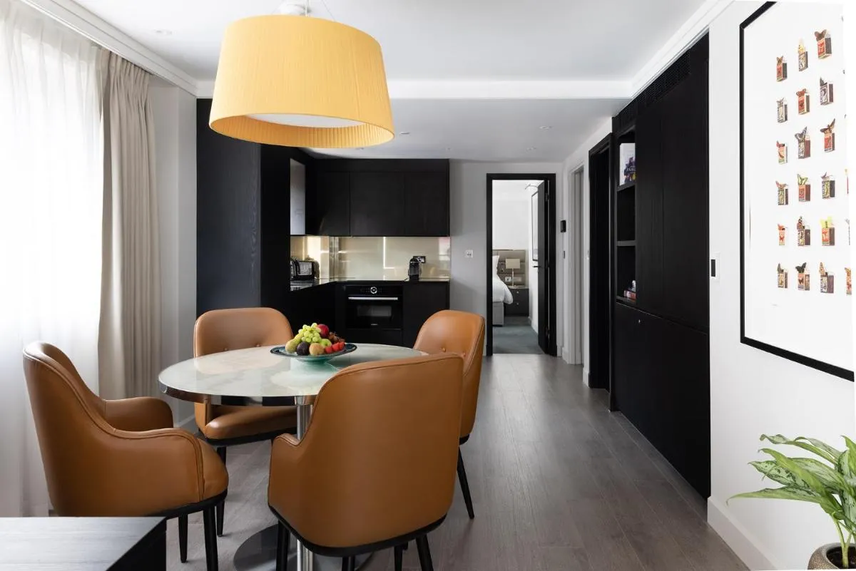 Image 3 of 15 Basil Street, Knightsbridge
