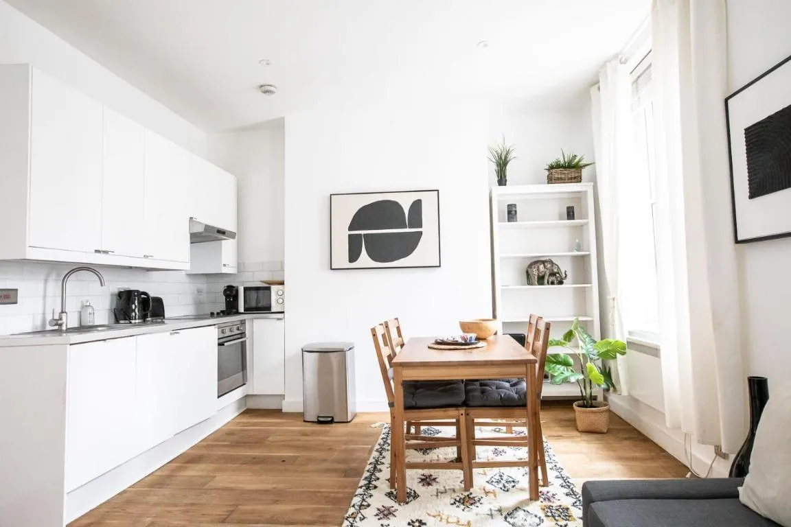 Image of 1 Bedroom Baker Street Central Apartment