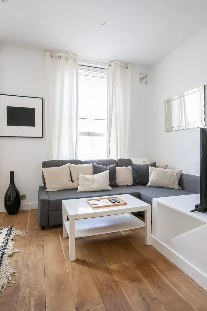 Image 4 of 1 Bedroom Baker Street Central Apartment