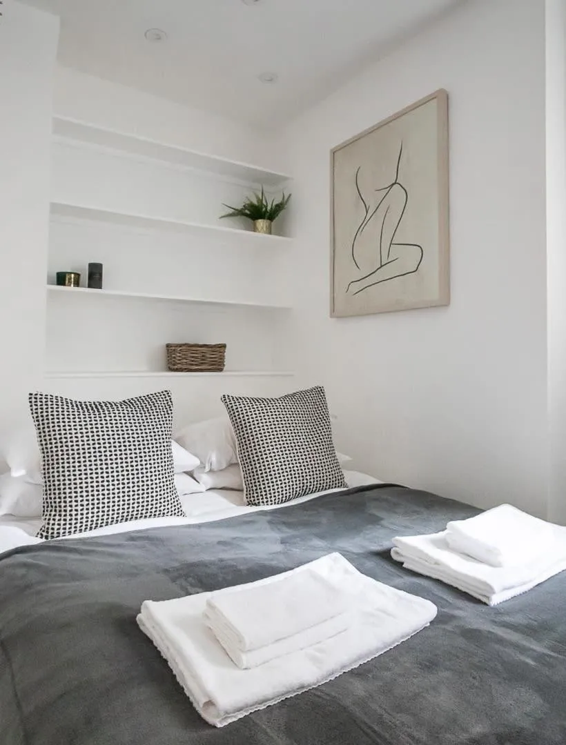 Image 3 of 1 Bedroom Baker Street Central Apartment