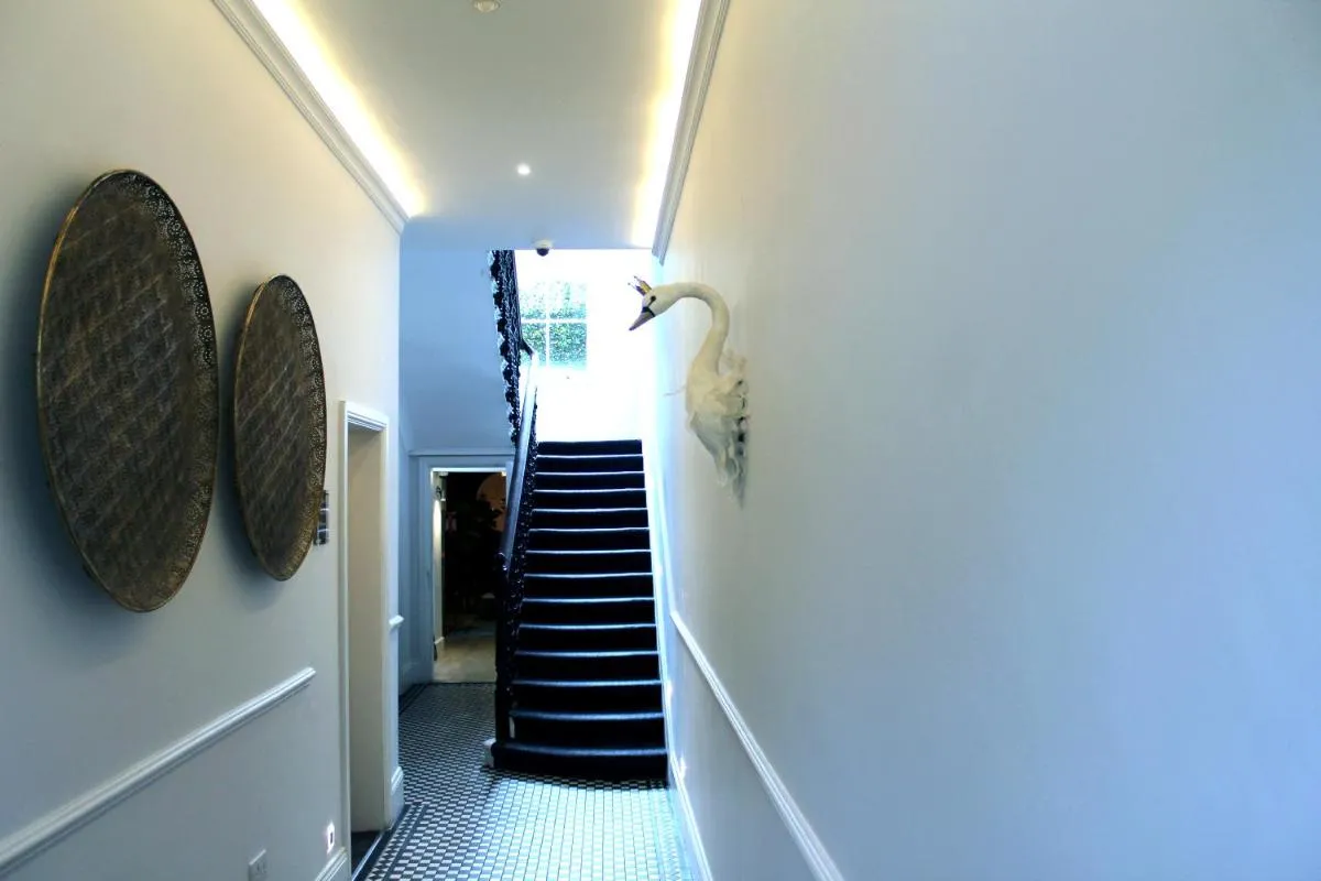 Image 3 of 1 Craven Hill Gardens