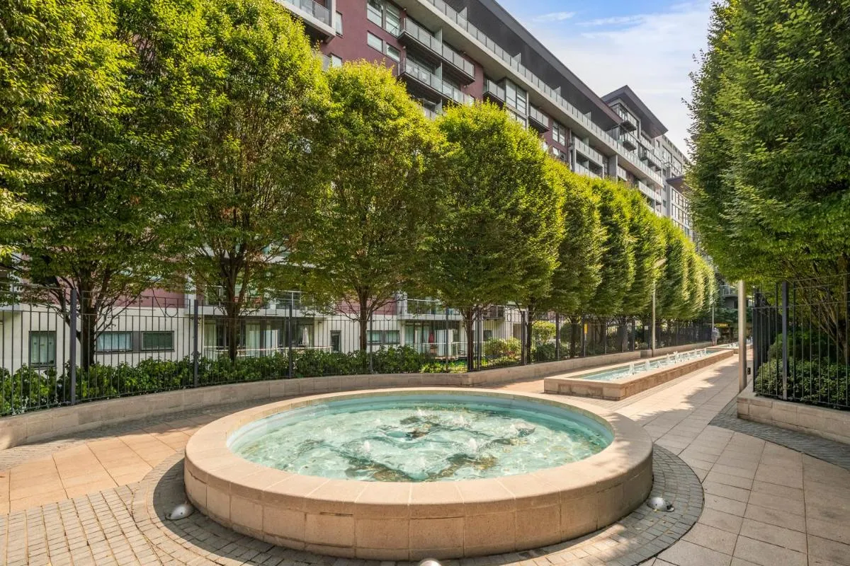 Image 5 of 2 Bed Apartment in Chelsea with AC
