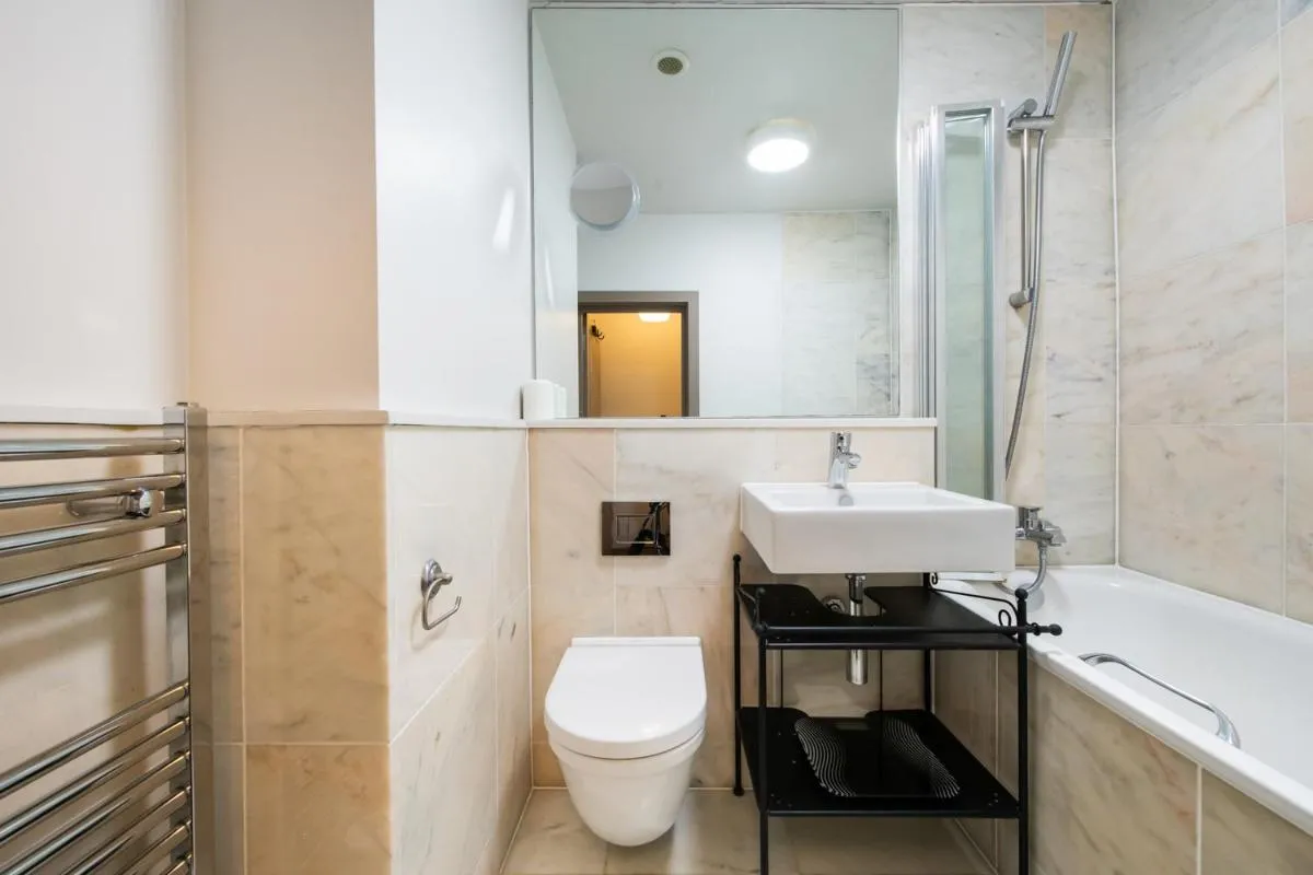 Image 2 of 2Bed Cosy Flat in Vibrant Fitzrovia