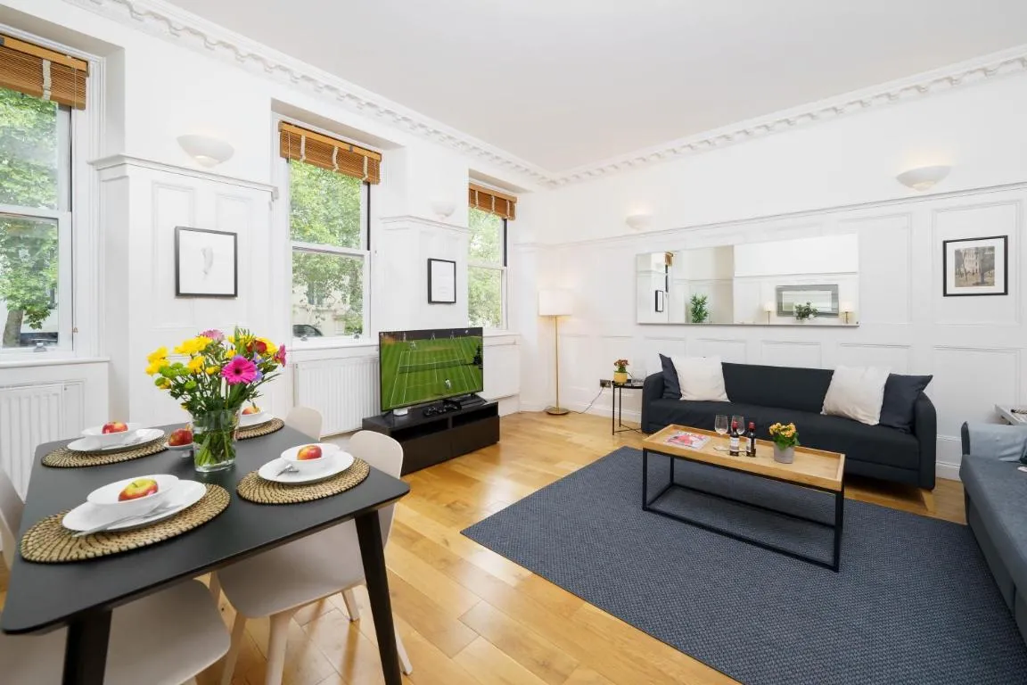 Image of 2 Bedr, 3 Beds, 1 Bath Thames, Trafalgar SQ