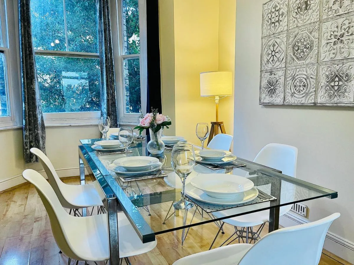 Image 6 of 2 Bedroom Flat In Central London