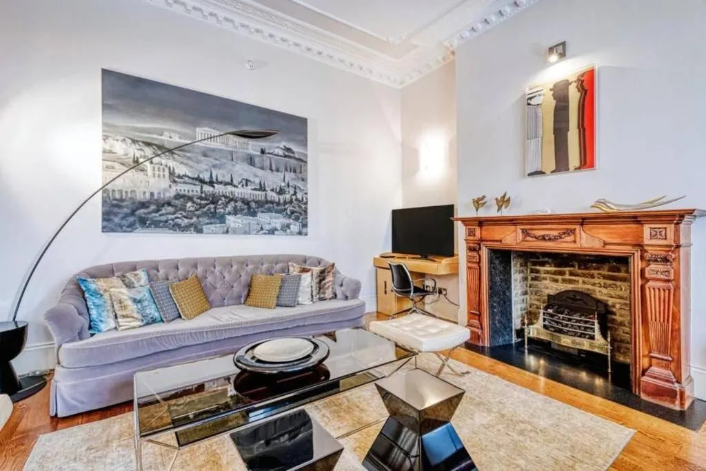 Image 2 of 2 Bedroom luxury flat in South Kensington