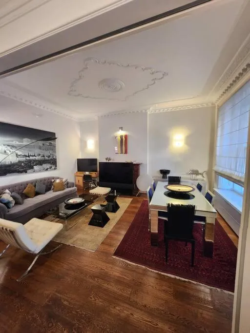 Image 3 of 2 Bedroom luxury flat in South Kensington