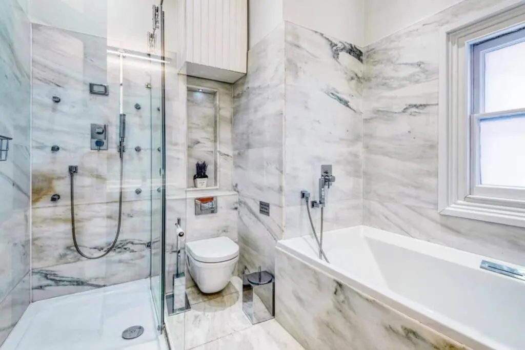 Image 6 of 2 Bedroom luxury flat in South Kensington