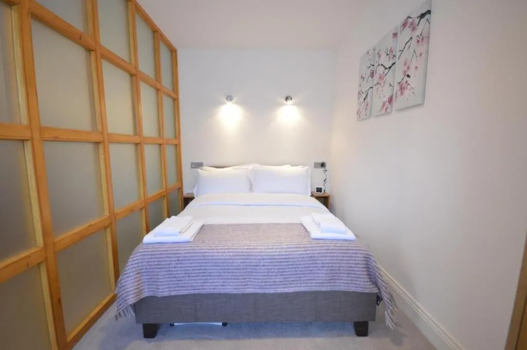 Image 4 of 3A Soho Studios 3rd floor by Indigo Flats