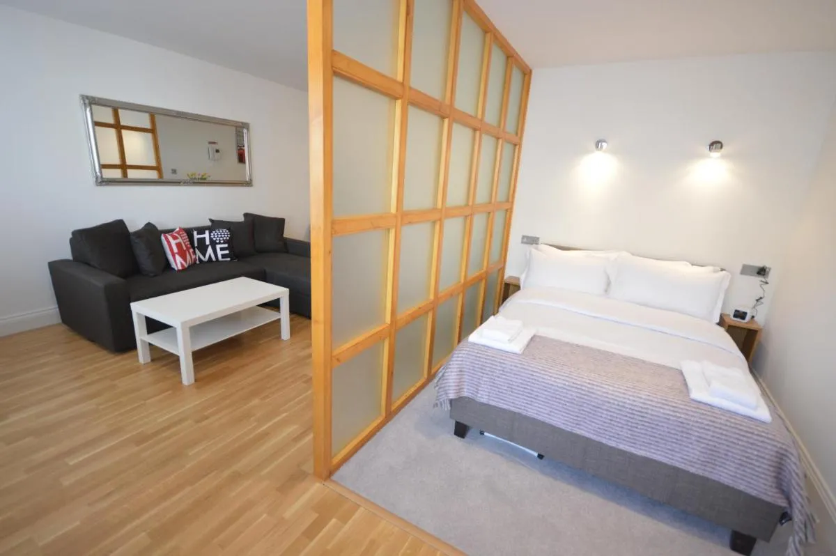 Image 6 of 3A Soho Studios 3rd floor by Indigo Flats