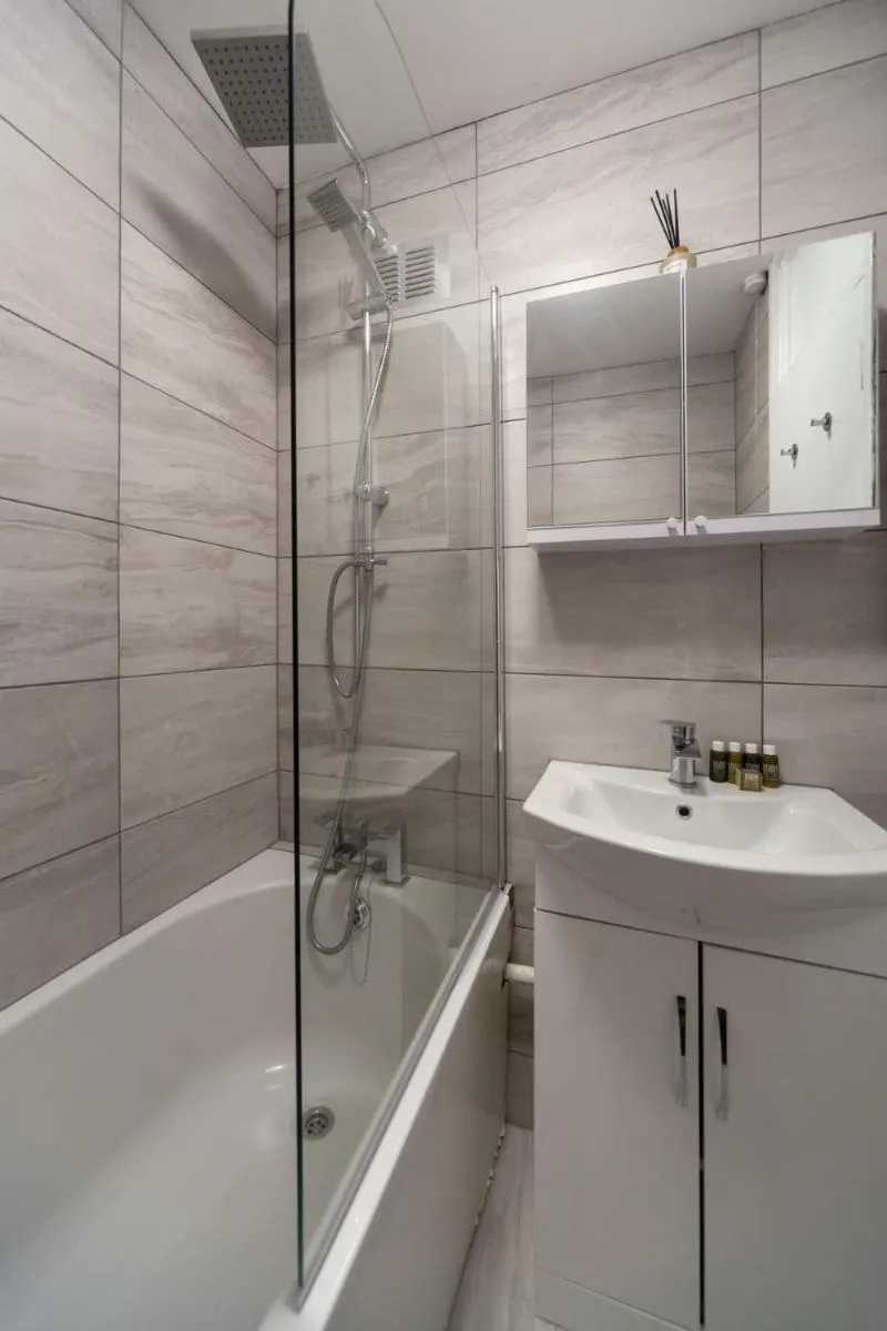 Image 3 of 3 Bedroom Old Street Apartment – Amazing Views