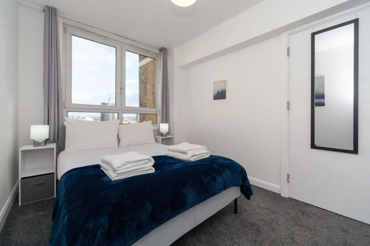 Image 6 of 3 Bedroom Old Street Apartment – Amazing Views