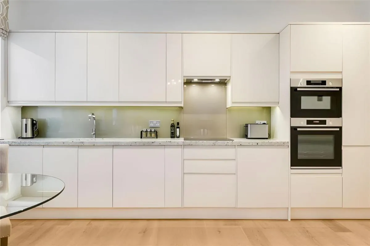 Image 3 of 3 Million Pound Luxury Large Tower Bridge Direct Views Sleeps 6