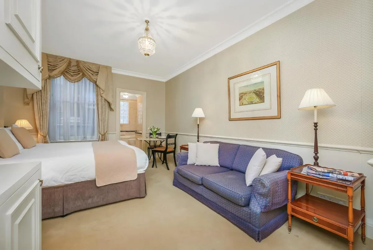 Image 1 of 44 Curzon Street by Mansley