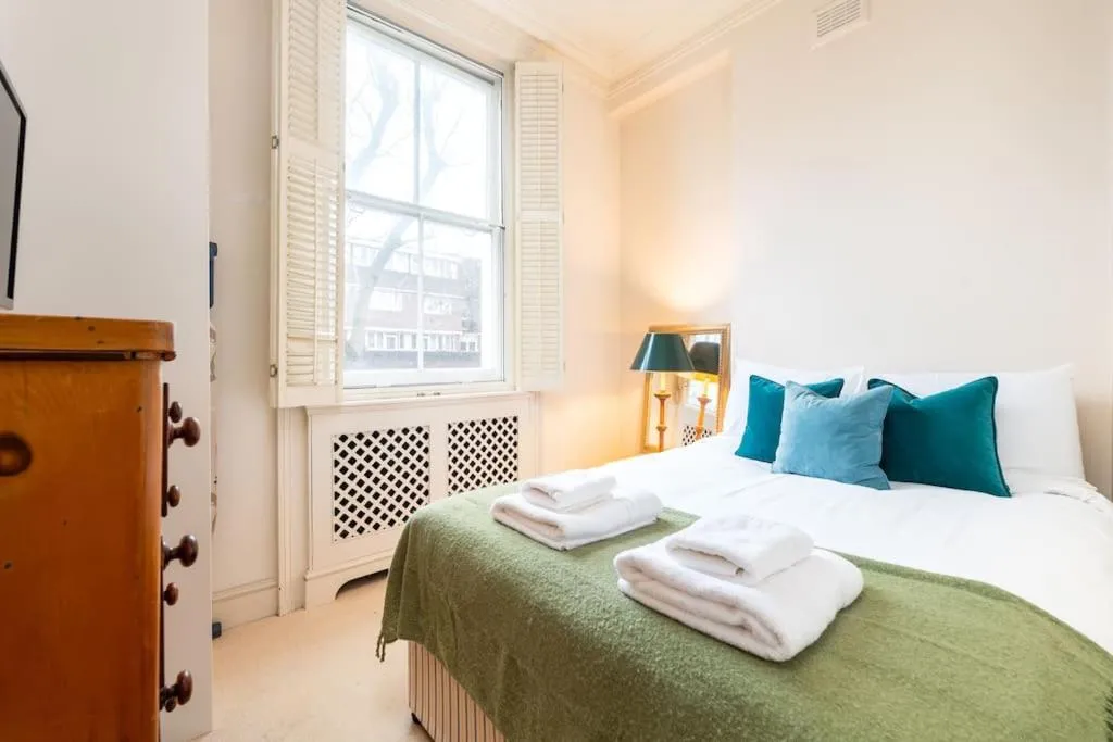 Image 1 of 48 Redcliffe Gardens by CAPITAL