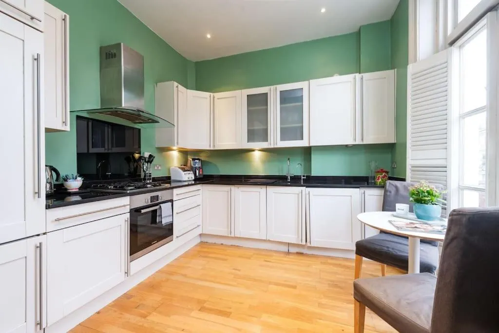 Image 3 of 48 Redcliffe Gardens by CAPITAL