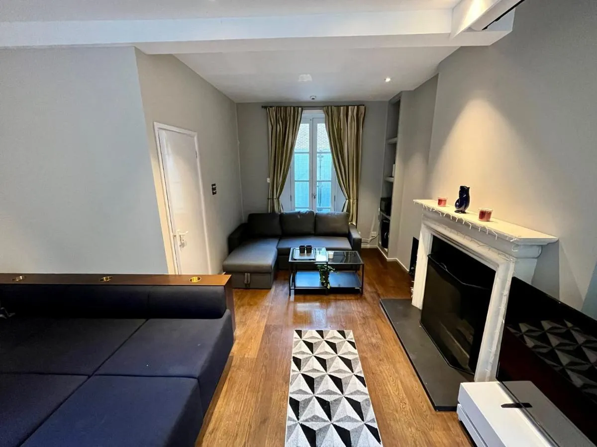 Image 2 of 4 floor Apartment in Covent Garden