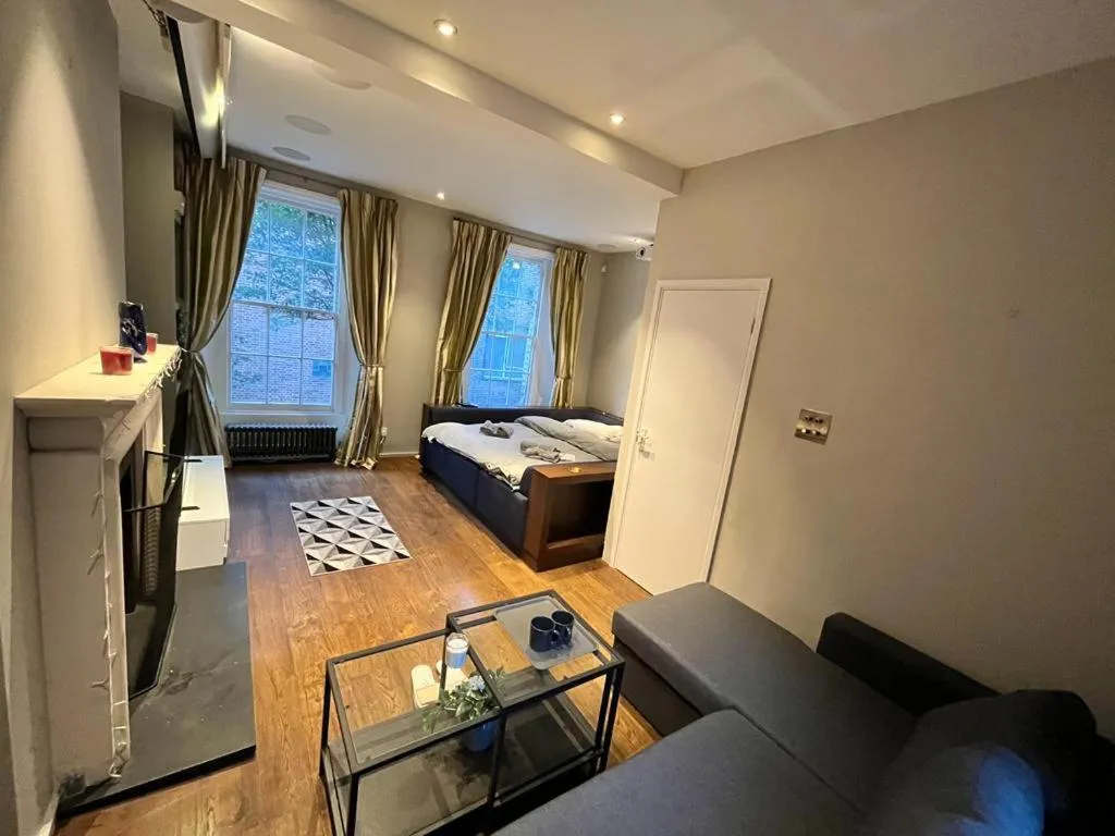 Image of 4 floor Apartment in Covent Garden