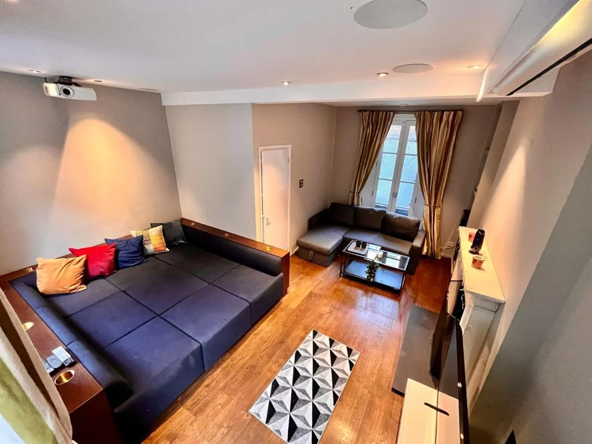 Image 6 of 4 floor Apartment in Covent Garden