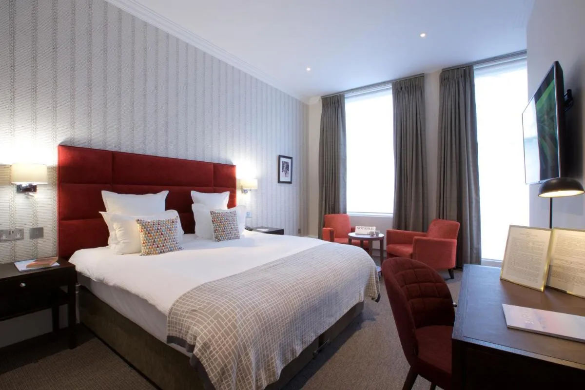 Image 4 of 54 Queen’s Gate Hotel