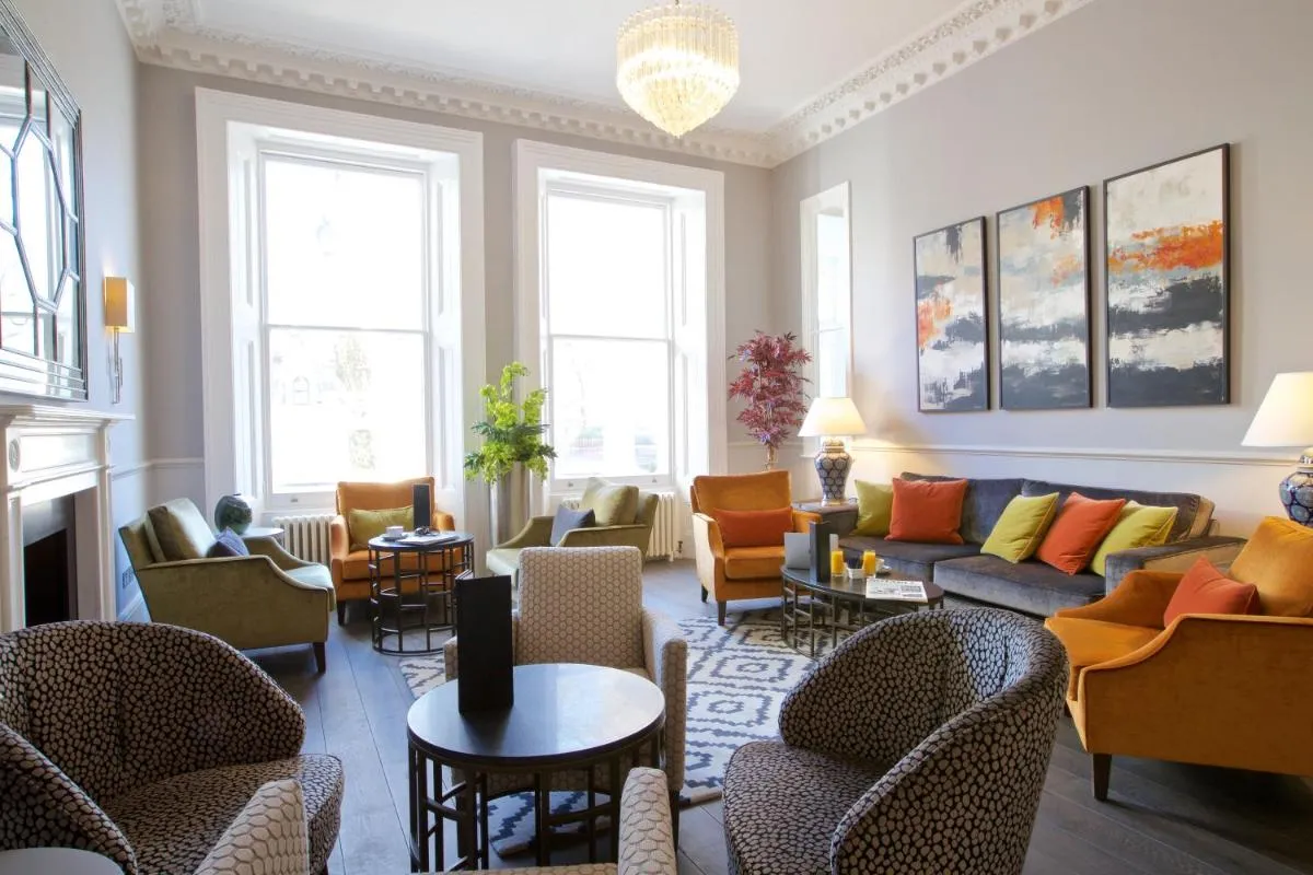 Image 3 of 54 Queen’s Gate Hotel