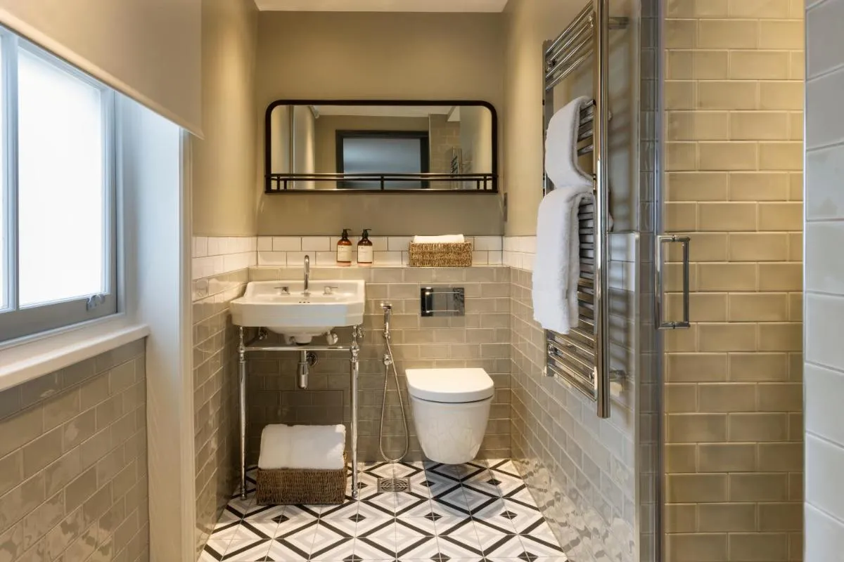 Image 2 of 55 by Le Mirage