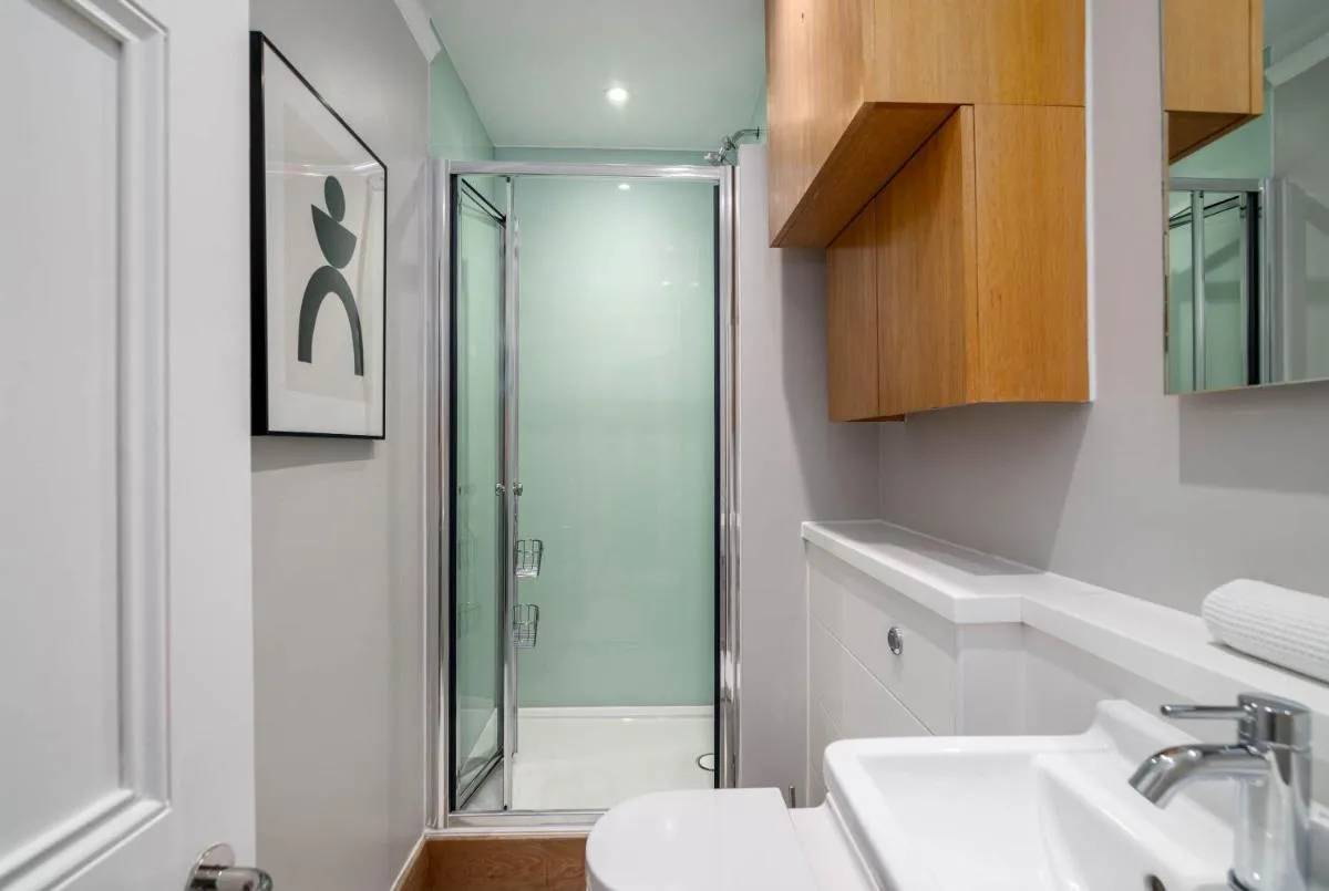 Image 2 of 5 Doughty Street