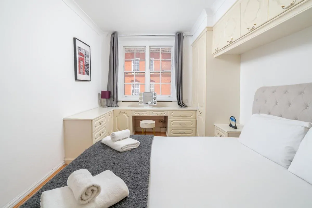 Image 4 of 5 star Kings Cross 2-Bed Apt for 5 Guests London