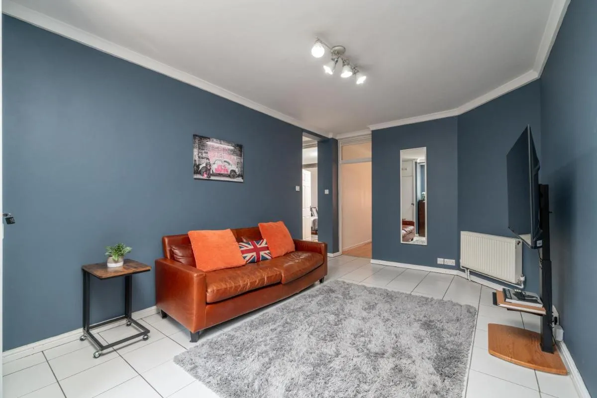 Image 1 of 5 star Kings Cross 2-Bed Apt for 5 Guests London