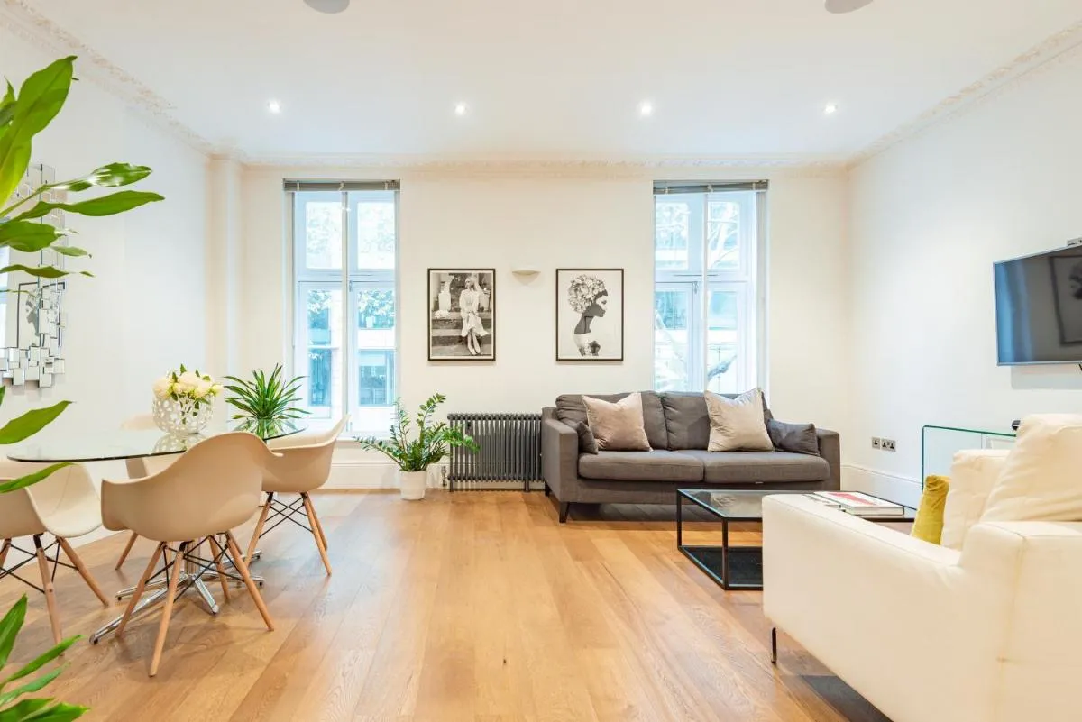 Image 3 of ARCORE Premium Rental Shaftesbury Avenue