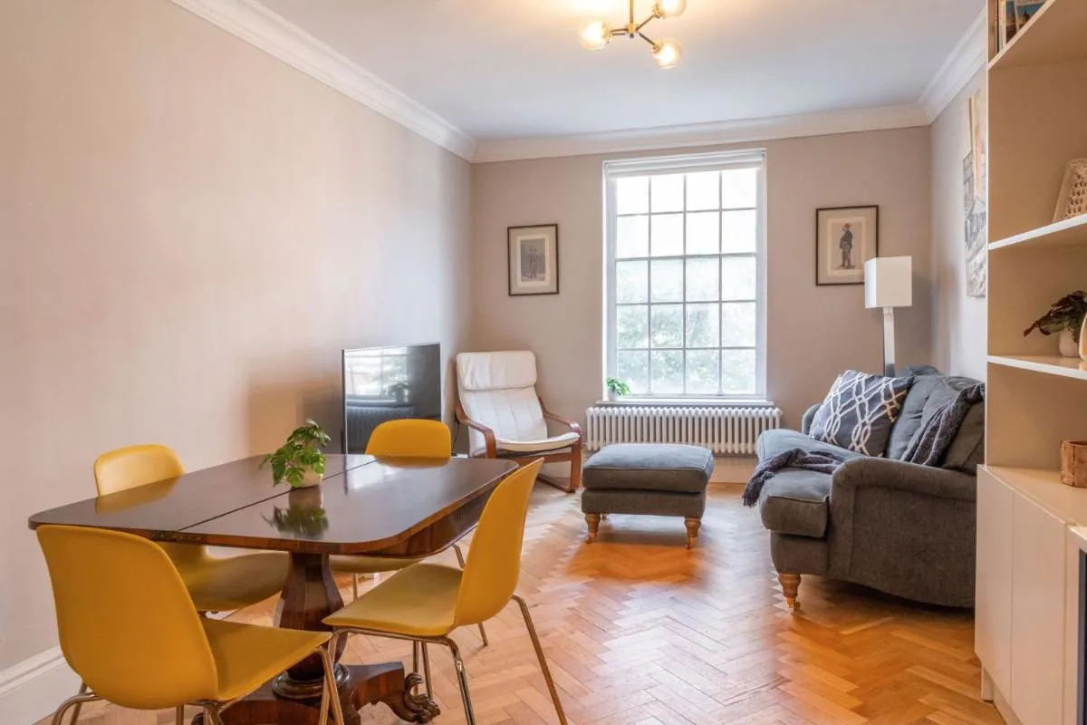 Image 4 of A Regal Abode – Marylebone – by Frankie Says