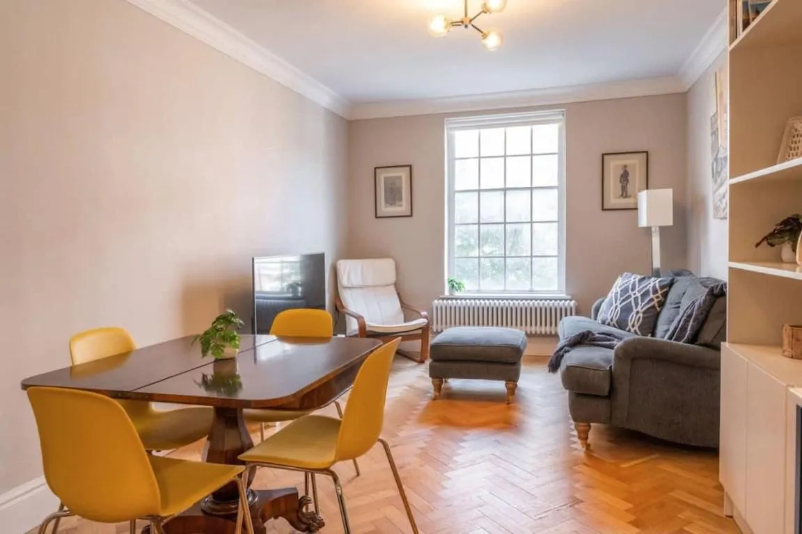 Image of A Regal Abode – Marylebone – by Frankie Says