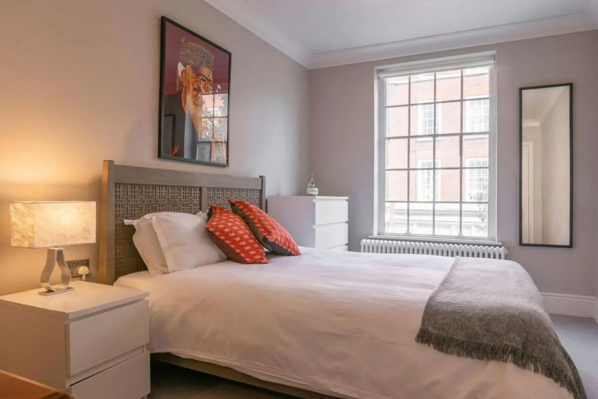Image 1 of A Regal Abode – Marylebone – by Frankie Says