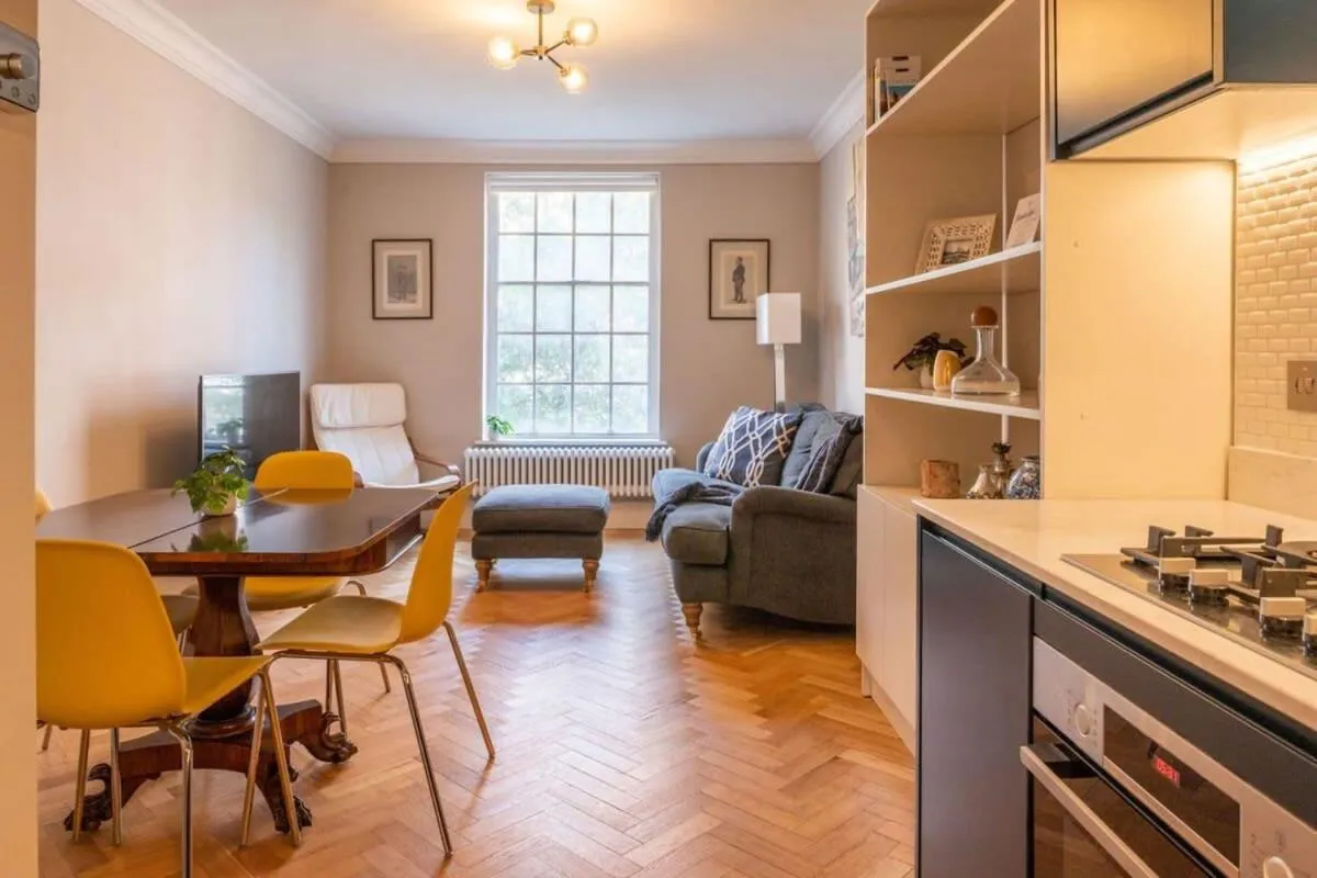 Image 3 of A Regal Abode – Marylebone – by Frankie Says