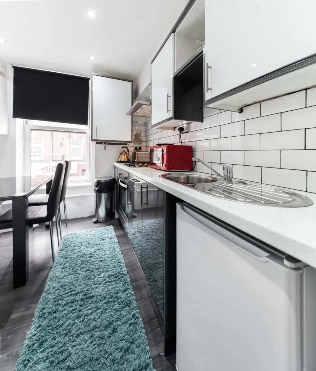 Image 3 of Aldgate Flats