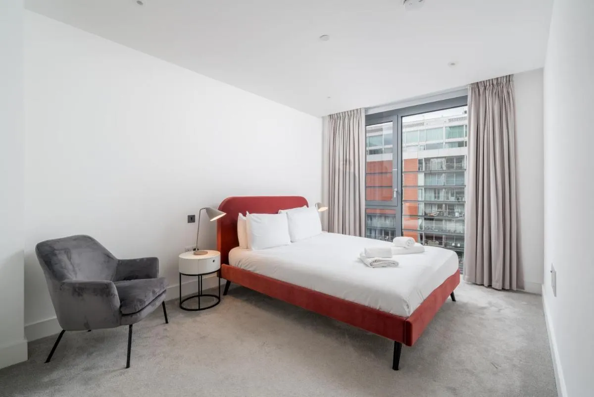Image 1 of Amazing Central London 2BR 2BA Apt near Battersea