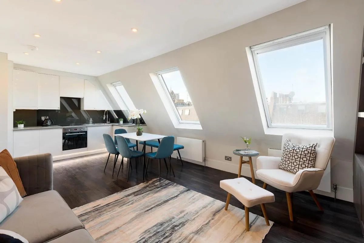 Image 3 of Amazing South Kensington Flat