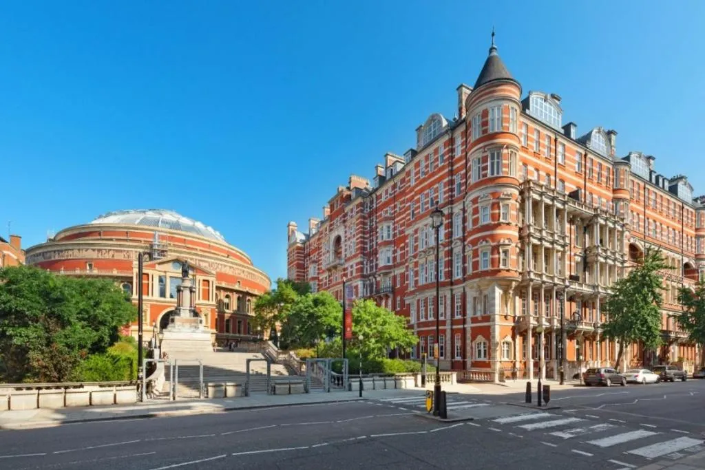 Image 4 of Amazing South Kensington Flat