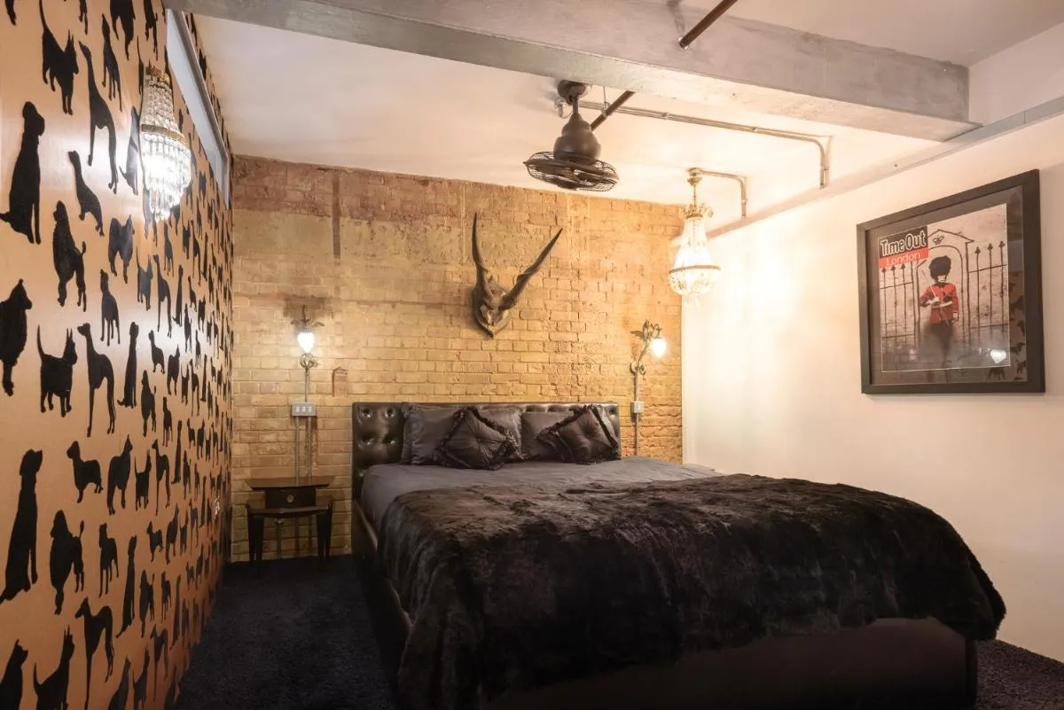 Image 6 of Amazingly Luxurious Loft Apartment, Soho – 3 Bedrooms, 2 Bath & Office