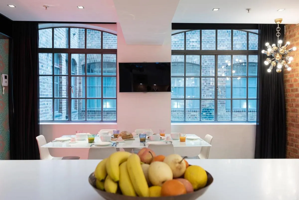 Image 3 of Amazingly Luxurious Loft Apartment, Soho – 3 Bedrooms, 2 Bath & Office