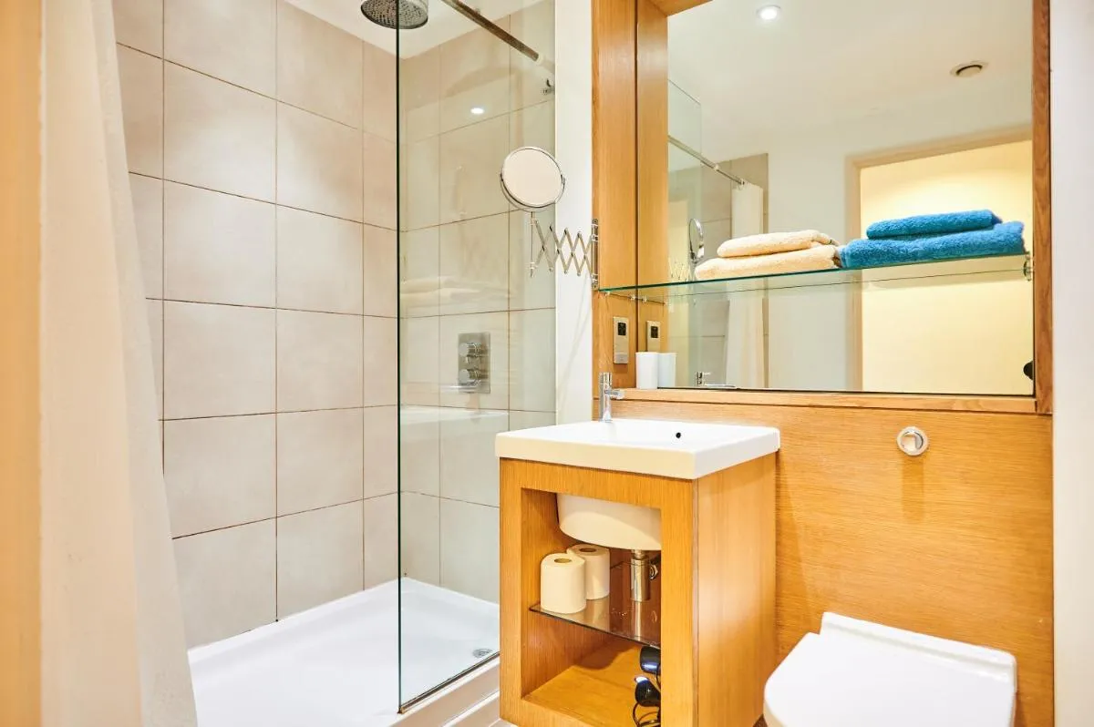 Image 2 of Apartment in old street