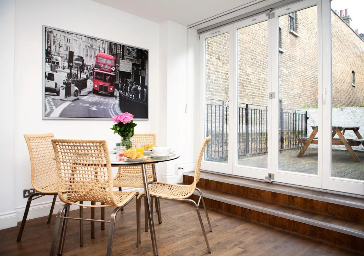 Image 2 of Apt 1, Trafalgar Square 1st Floor by Indigo Flats