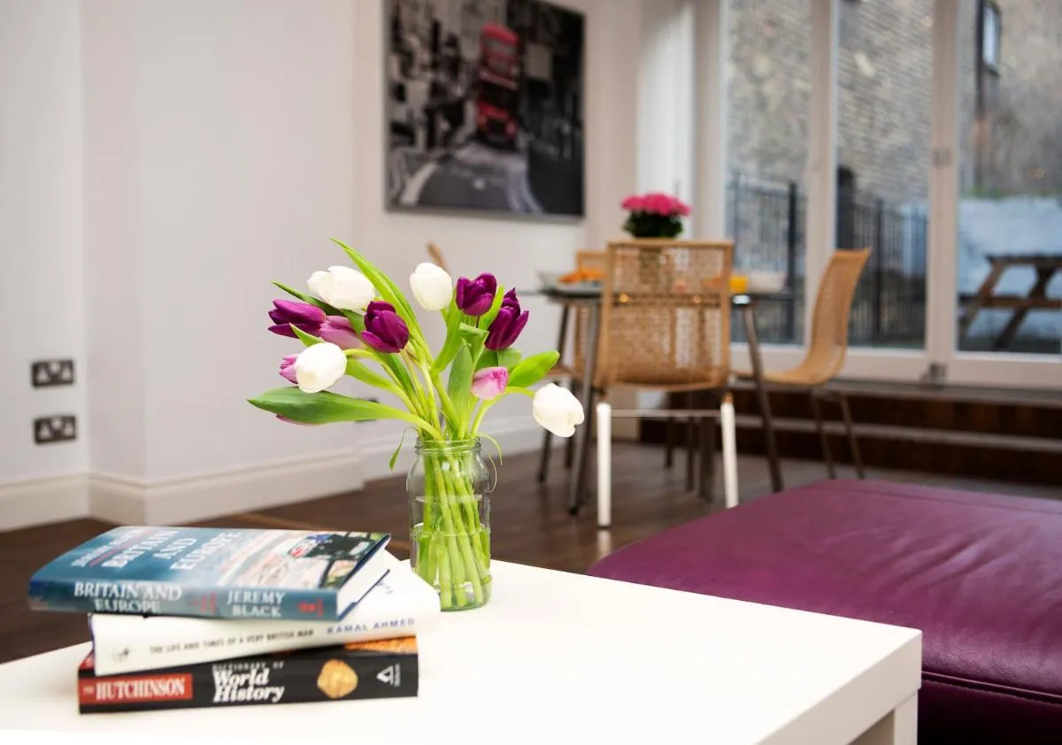 Image 4 of Apt 1, Trafalgar Square 1st Floor by Indigo Flats