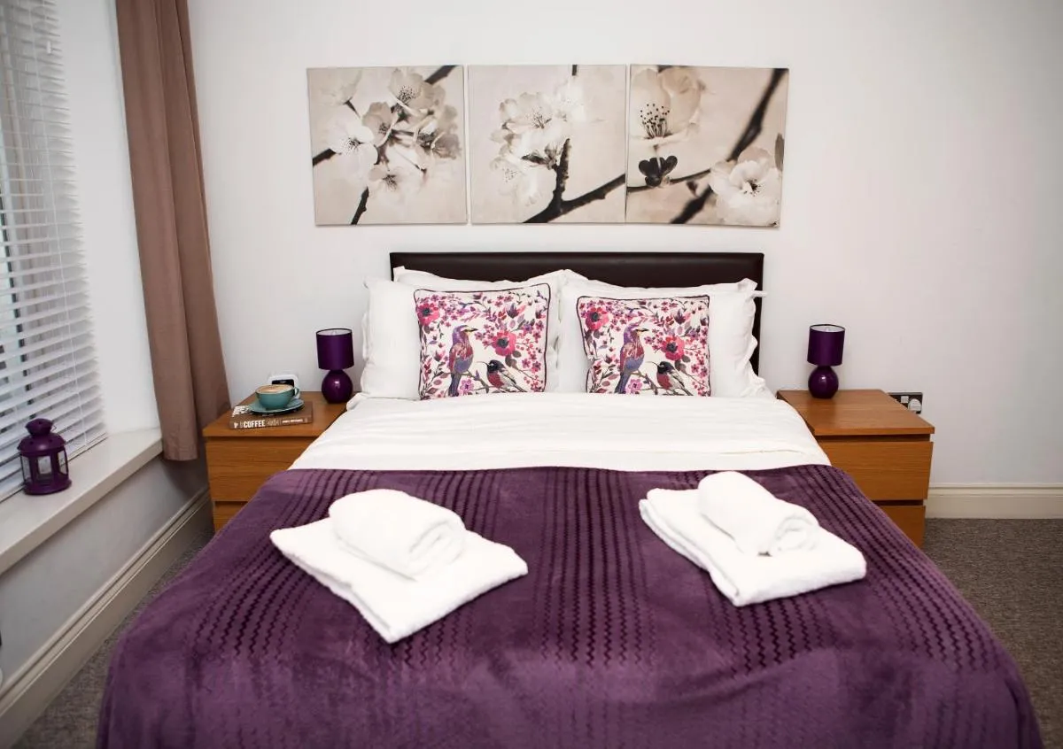 Image 5 of Apt 1, Trafalgar Square 1st Floor by Indigo Flats
