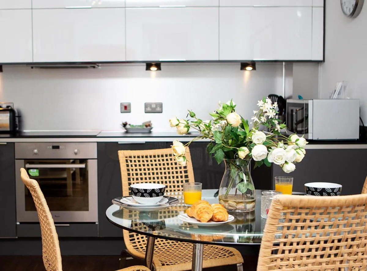 Image 2 of Apt 2, Trafalgar Square 2nd Floor by Indigo Flats