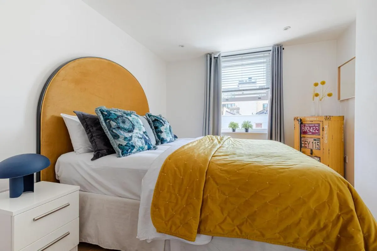 Image 1 of Architect’s Sophisticated Private 3bed 3bath House OFF OXFORD ST